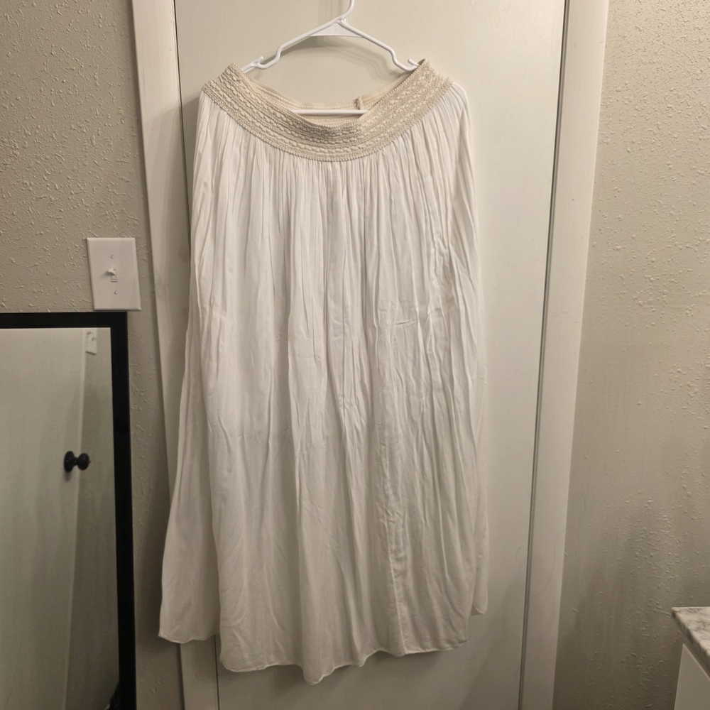 Elegant White Skirt